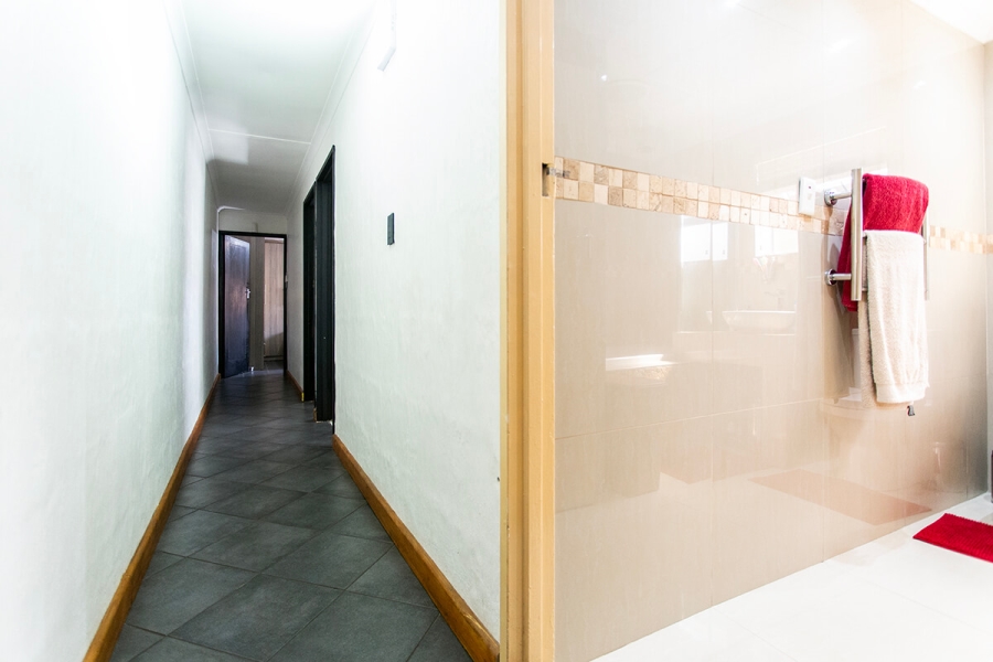 3 Bedroom Property for Sale in Portlands Western Cape